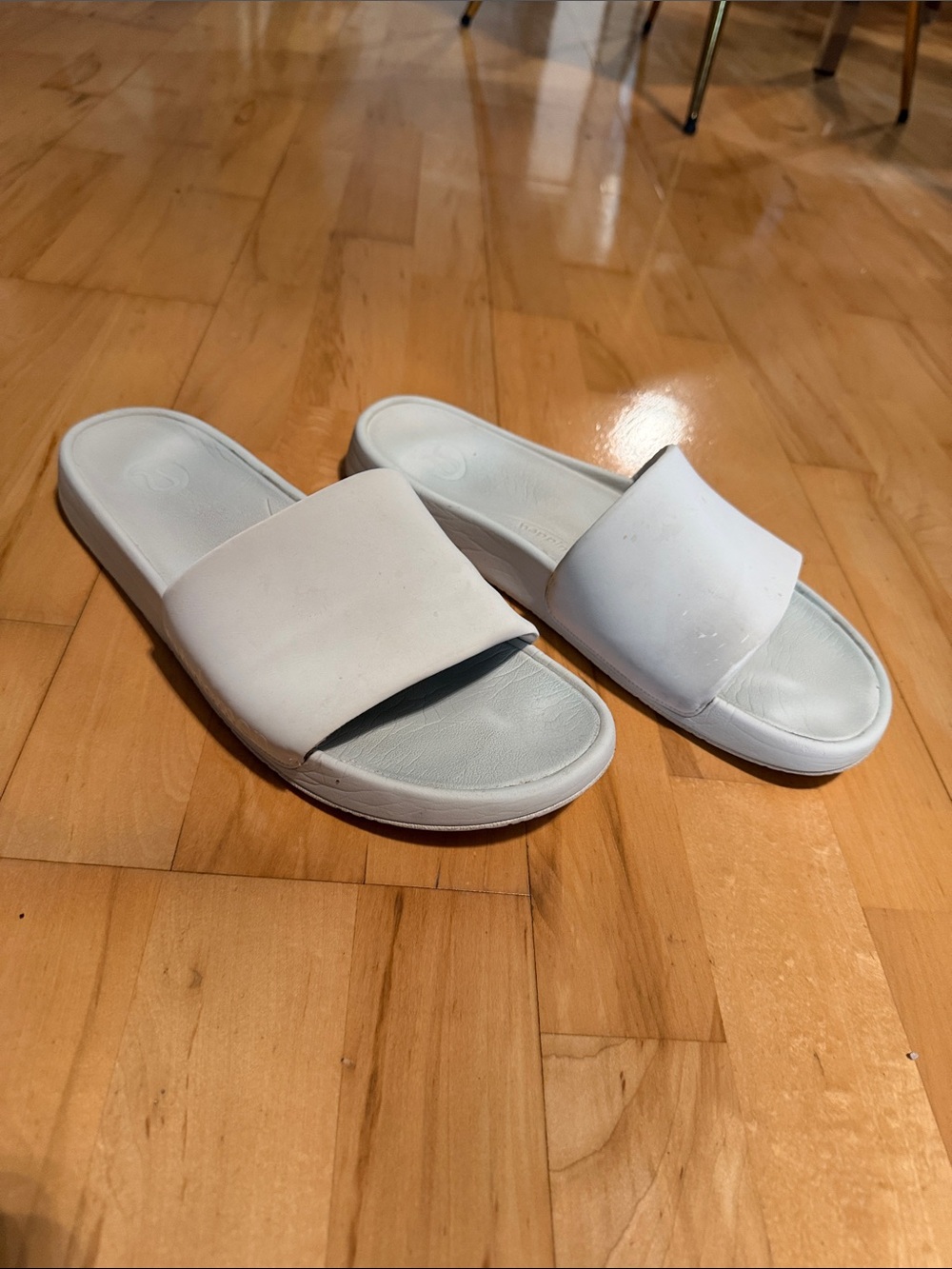 lululemon Men’s Restfeel Slide White Recovery Shoes Size 10